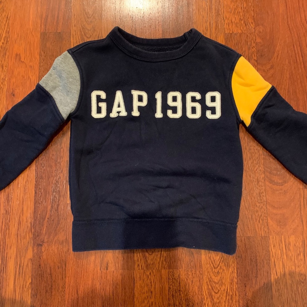 Pullover crew neck sweater